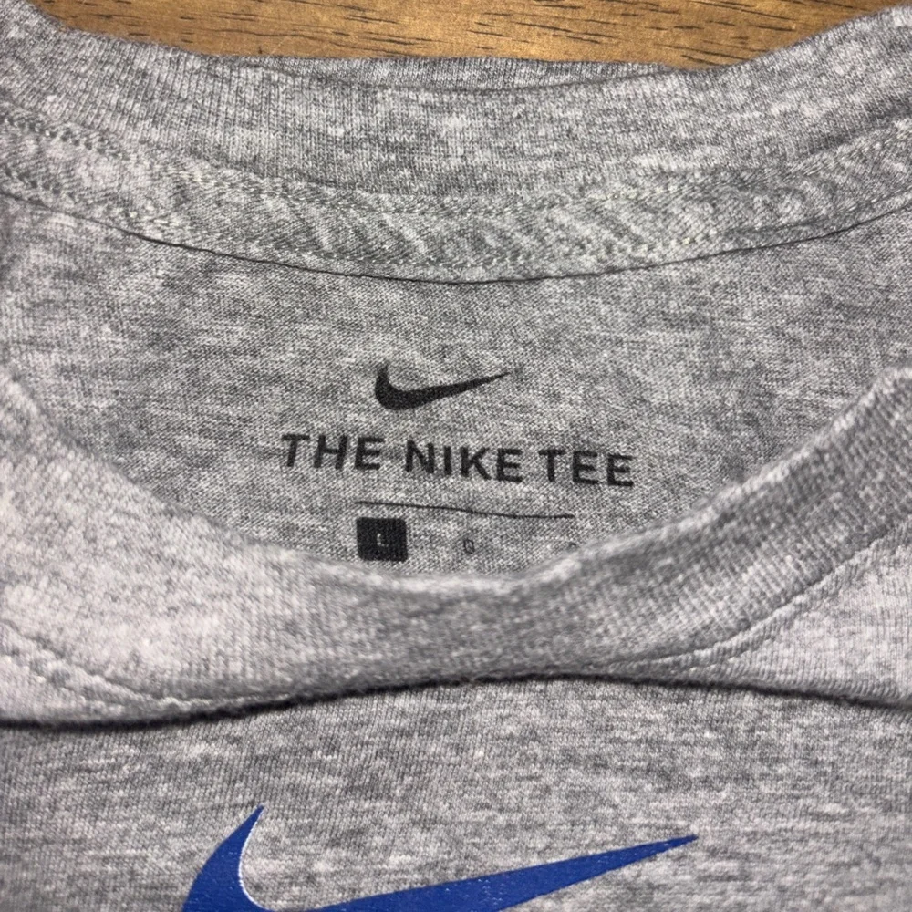 Jackie Robinson 42 Graphic Tee - Picture 3 of 3